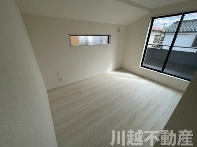 新河岸駅まで徒歩１５分　カースペース2台分の洋室|今週末の内見可能です