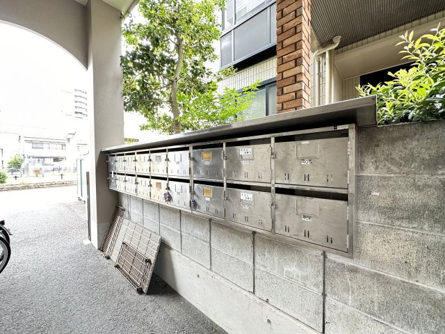 フィットハイム比島のエントランス