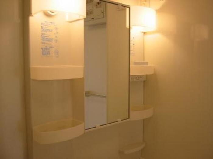 リビングタウン新大宮　B棟の洗面所