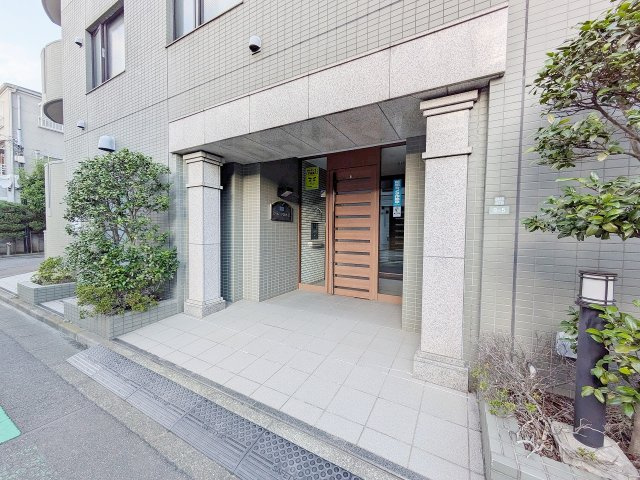 モアステージ新小岩のエントランス