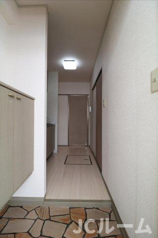 ロイヤルガーデン子安 Fの玄関