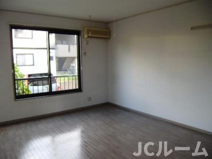 ロイヤルガーデン子安 Fの寝室