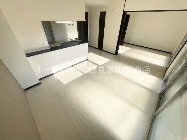 大阪市鶴見区今津北３丁目の賃貸マンションの居間・リビング