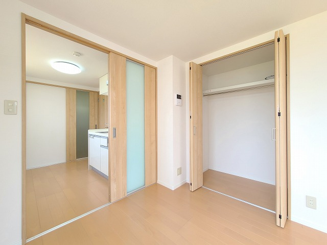 山一青木ステーツの収納|★広めの収納・クローゼットタイプです★