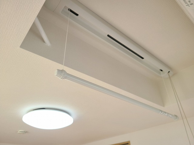 山一青木ステーツの設備|★室内用物干し＆ＬＥＤ照明器具を完備！★