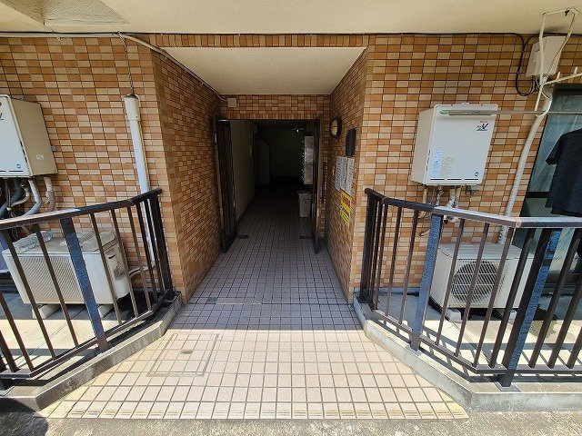 山一青木ステーツのエントランス|★建物エントランスの画像です★