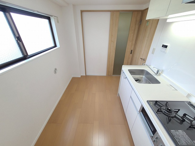 山一青木ステーツの居間・リビング