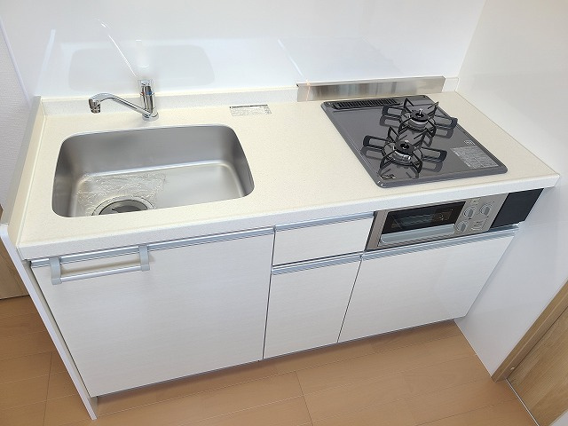 山一青木ステーツのキッチン|★新品の２口ガスシステムキッチン・都市ガス仕様★