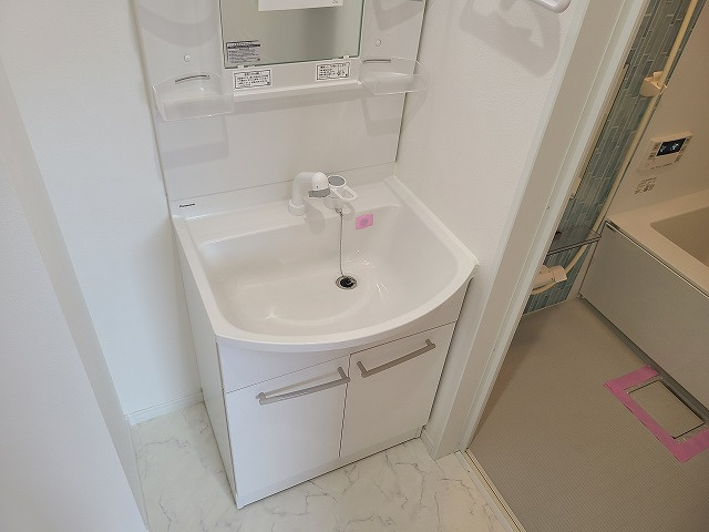 山一青木ステーツの独立洗面台|★シャワードレッサー洗面台・新品です★