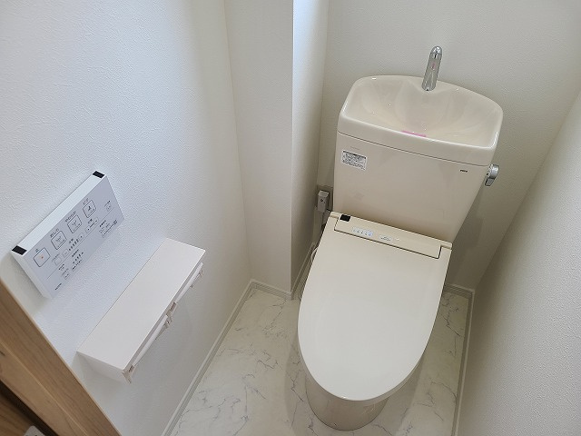 山一青木ステーツのトイレ|★温水洗浄便座付き★