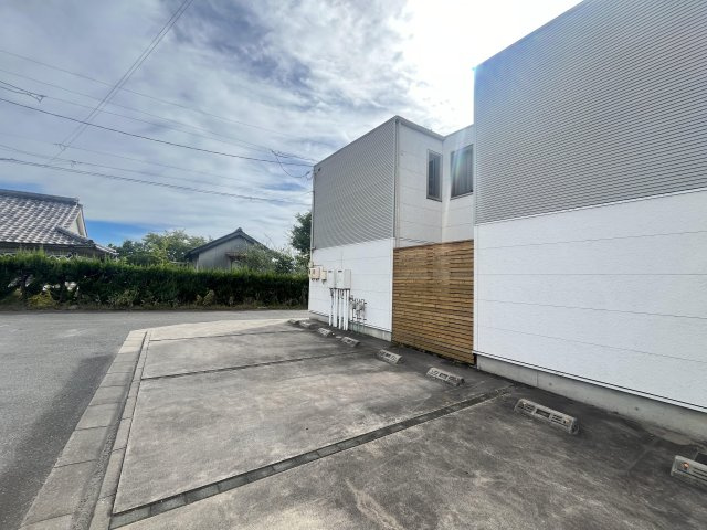 KASUGAエコパティオの駐車場|車をお持ちの方に嬉しい駐車場付きの物件です