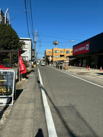 ＼新築モデルハウス／　好評販売中！　静岡市駿河区みずほ１期　全２邸の前面道路含む現地写真|前面道路もしっかり広さがあるため駐車もストレスなくできます。