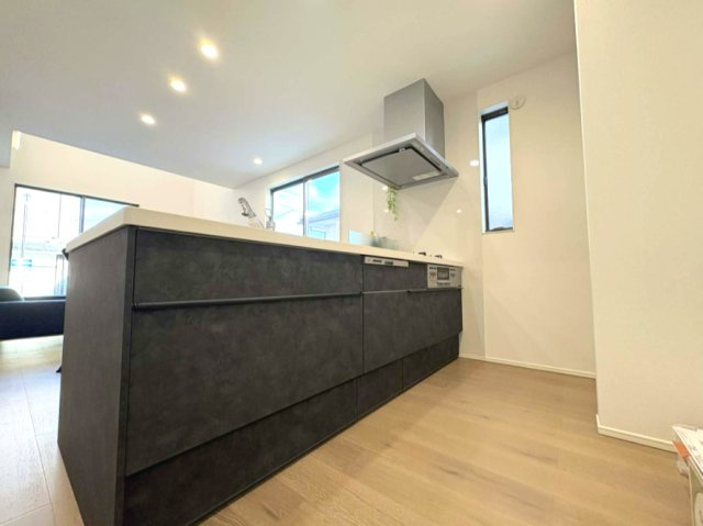 駿河区みずほ２丁目　新築一戸建て　全２棟の居間・リビング