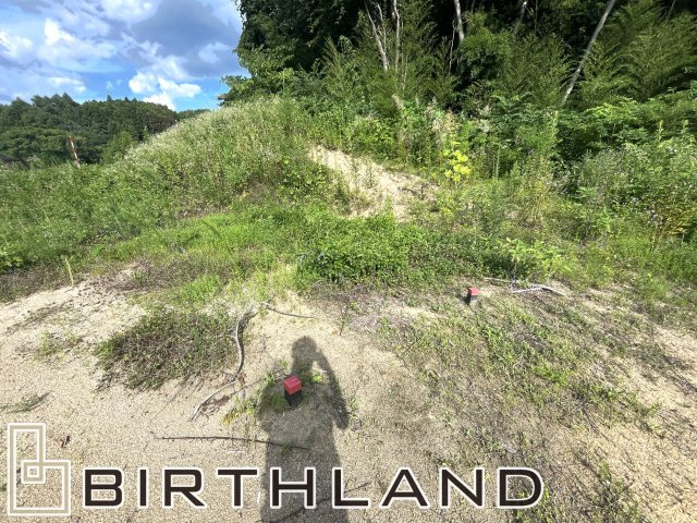 西田町芹沢字向山　住宅用地の外観