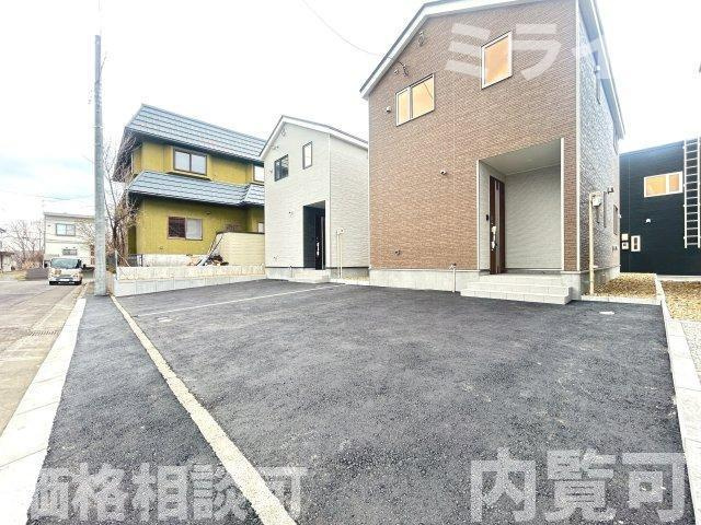 【新築戸建】札幌市南区真駒内柏丘2丁目3棟の駐車場|駐車2～3台可