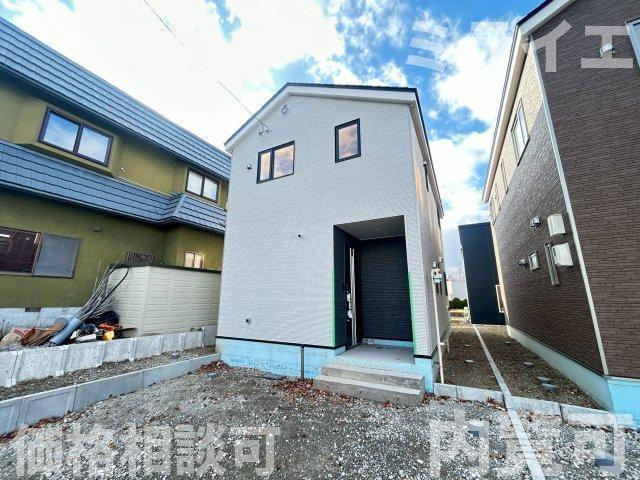 【新築戸建】札幌市南区真駒内柏丘2丁目3棟の外観|駐車場スペースはアスファルト舗装となります。