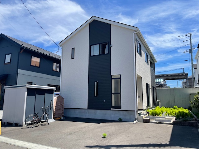 滝沢市葉の木沢山　中古住宅