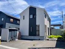 滝沢市葉の木沢山　中古住宅の画像