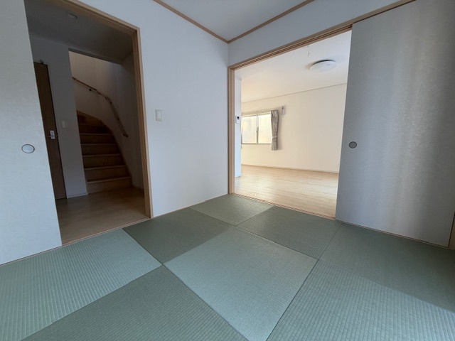 滝沢市葉の木沢山　中古住宅の和室