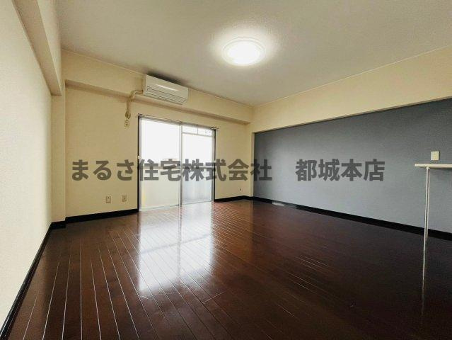 プリンセスマンションの洋室