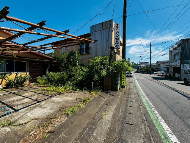 ＼蔵もあります／さくら市喜連川　中古戸建の前面道路含む現地写真