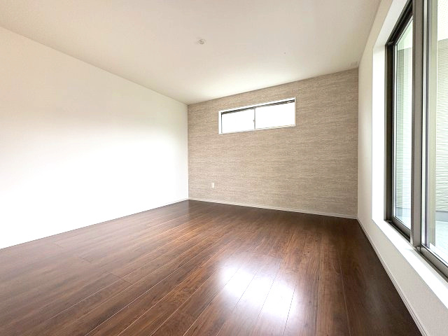 【寝室】 | 福岡市城南区梅林1丁目2期　1号棟（全2棟）【仲介手数料無料・0円】 | 現地写真。2階主寝室です。