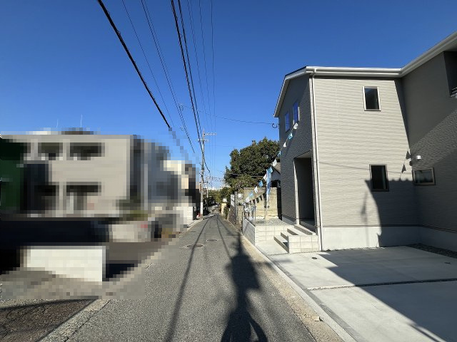 【その他】 | 福岡市城南区梅林1丁目2期　1号棟（全2棟）【仲介手数料無料・0円】 | 現地写真。前面道路です。