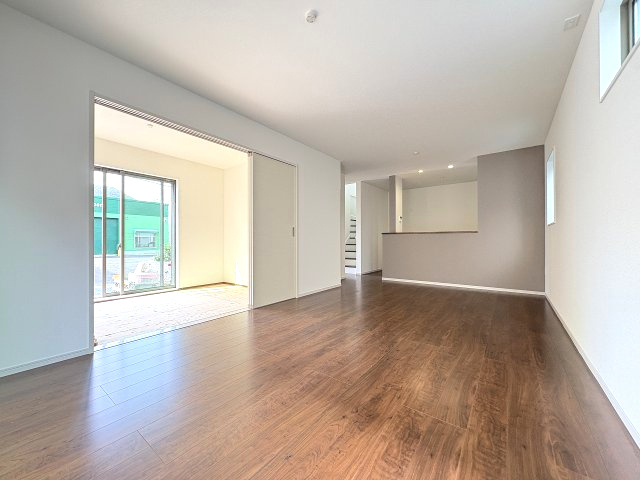 【居間・リビング】 | 福岡市城南区梅林1丁目2期　1号棟（全2棟）【仲介手数料無料・0円】 | 現地写真。