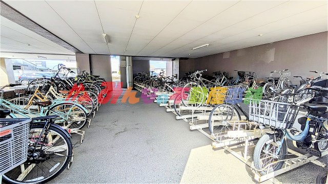 ナポレ久留米けやき通りの駐車場|屋根付き駐輪場で雨などによる自転車の劣化の進行を防ぎます。