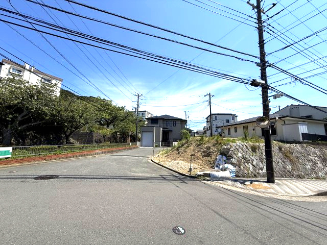 こだわりのメイドインジャパン　新築住宅の前面道路含む現地写真|前面道路