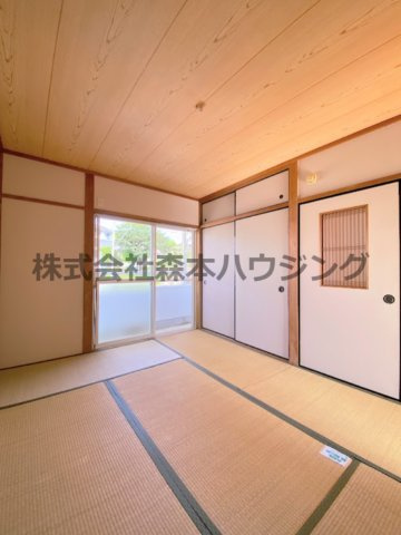 【寝室】 | 　土井ハウス　 | 落ち着いて過ごせるお部屋なので、寝室にいかがでしょうか
2階