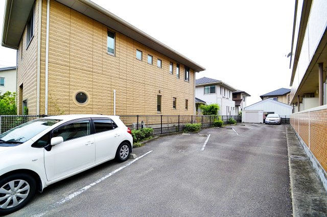 サンハイツCの駐車場