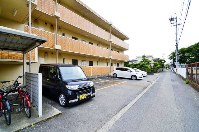 サンハイツCの駐車場