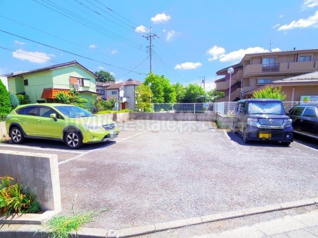 サニーハイツ村野の駐車場