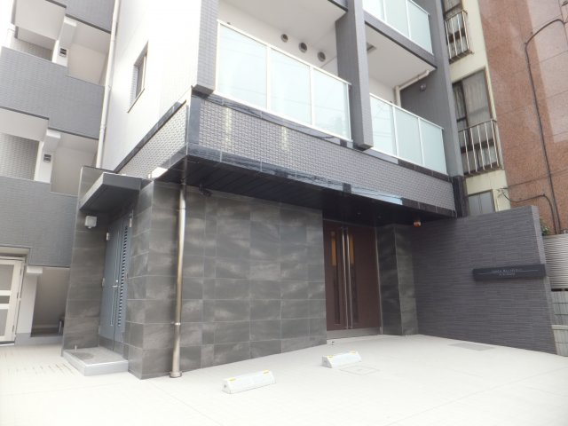 サムティレジデンス市川のエントランス