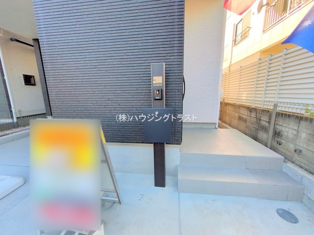 仲介手数料無料　所沢市弥生町　新築戸建　全２棟　A号棟の玄関