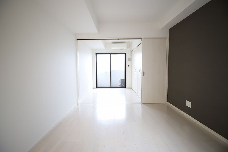 MODERN PALAZZO 姪浜 NORTHの居間・リビング