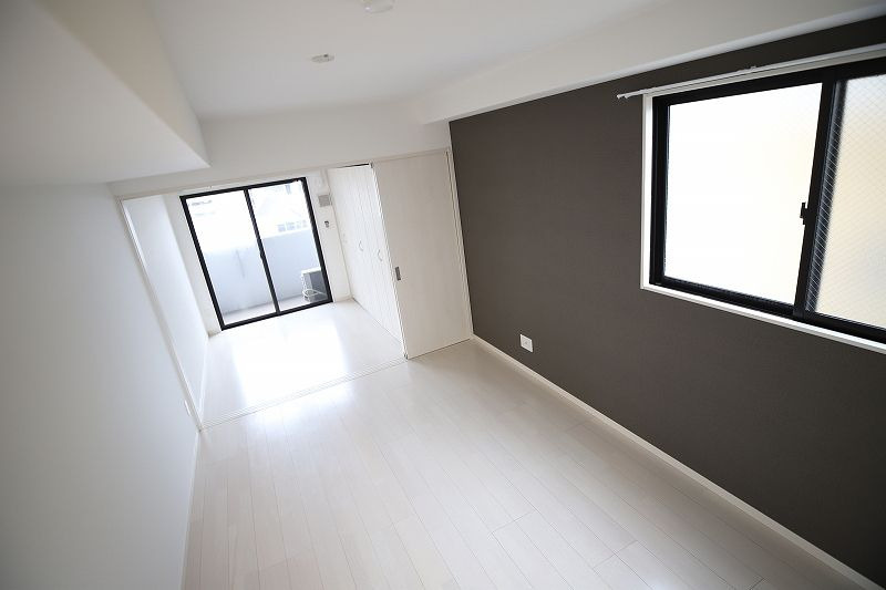 MODERN PALAZZO 姪浜 NORTHの居間・リビング