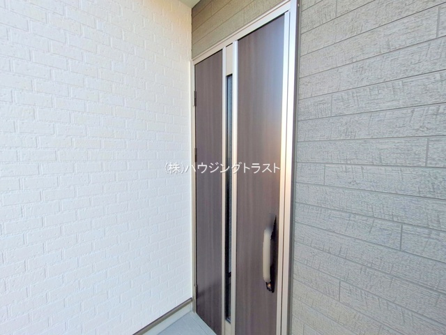 仲介手数料無料　所沢市弥生町　新築戸建　全２棟　B号棟の玄関