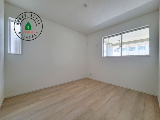 宮崎市島之内第11-3棟　(1号棟)の子供部屋|穏やかな光が差し込む室内には、穏やかな時間が流れます。