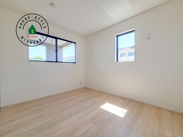 宮崎市島之内第11-3棟　(2号棟)の子供部屋|穏やかな光が差し込む室内には、穏やかな時間が流れます。