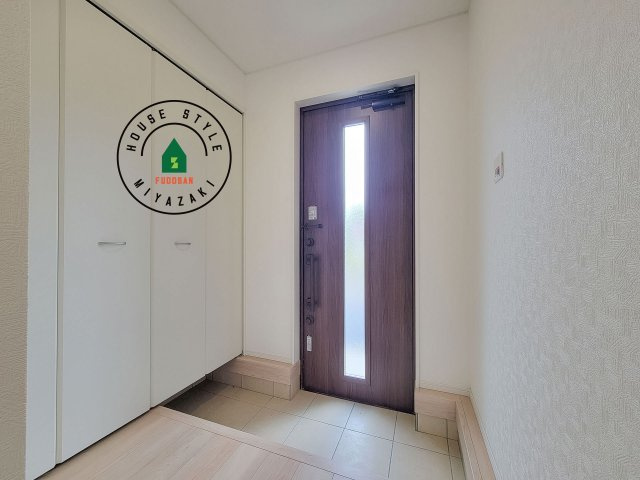 宮崎市島之内第11-3棟　(2号棟)の防犯設備|【電子キー】 玄関ドアのカギの開け閉めも、これからは電子錠でスマートに。