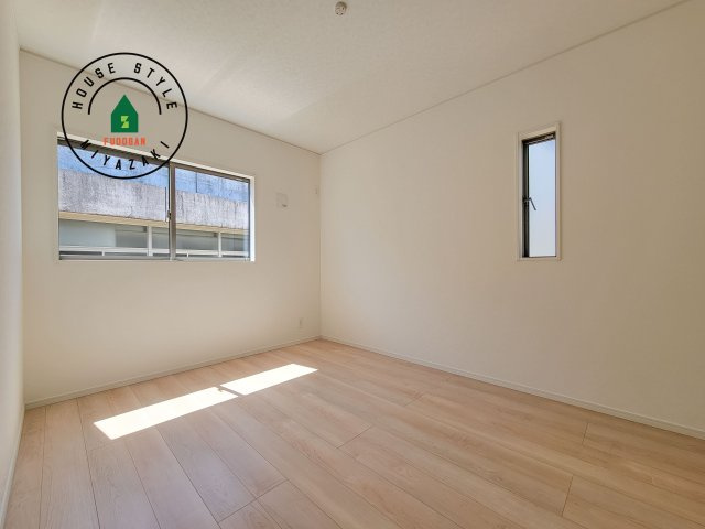 宮崎市島之内第11-3棟　(3号棟)の子供部屋|穏やかな光が差し込む室内には、穏やかな時間が流れます。