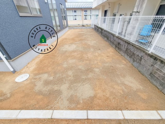 宮崎市島之内第11-3棟　(3号棟)の庭|お庭で自由な時間を過ごせます。