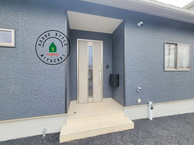 宮崎市島之内第11-3棟　(3号棟)の玄関|おでかけの時も帰った時も、「我が家」を最初に感じでもらえる素敵な空間に。