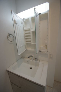 【洗面所】 | 【仲介手数料無料！！】日野市日野本町4丁目　新築戸建て（全5棟）4号棟　4580万円