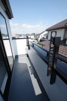 【バルコニー】 | 【仲介手数料無料！！】日野市日野本町4丁目　新築戸建て（全5棟）4号棟　4580万円