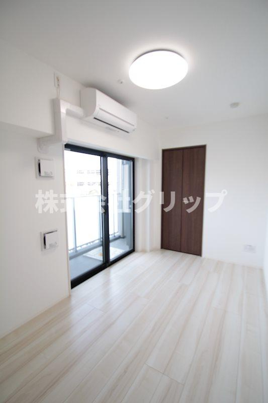 LEXE横濱阪東橋Ⅱの洋室