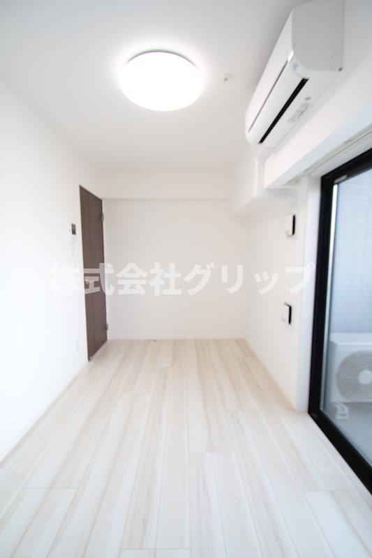 LEXE横濱阪東橋Ⅱの居間・リビング