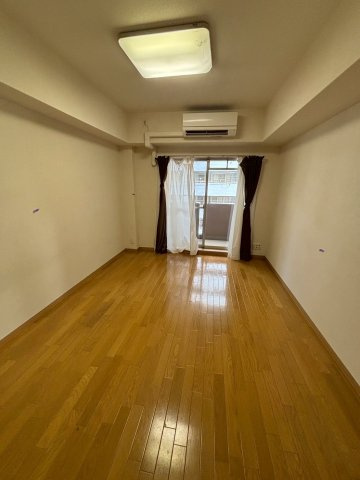 大阪市西区京町堀１丁目の賃貸マンションの居間・リビング